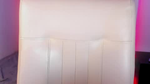 Snapshot of hellen__smith_ chatting on 04.18.26 hellen__smith_ online show from 04.18.26