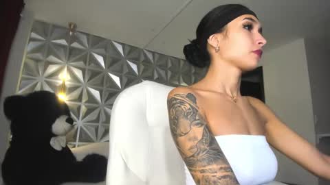 Hellen online show from 12.16.25