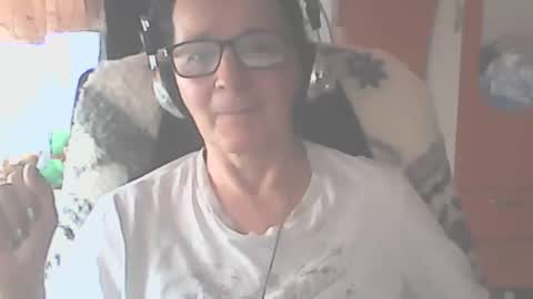 Snapshot of hellenmarie chatting on 02.01.26 hellenmarie online show from 02.01.26