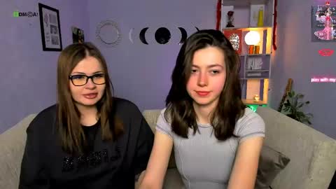 Snapshot of helli_belli chatting on 04.22.26 Helli online show from 04.22.26