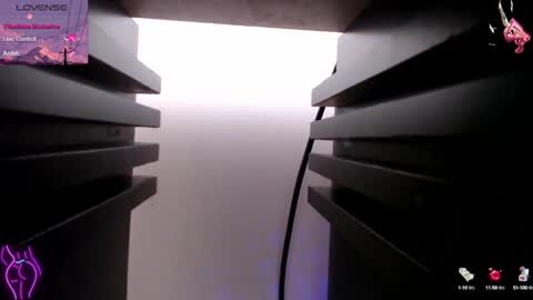 Snapshot of hello_candy chatting on 12.12.24 Candy online show from 12.12.24