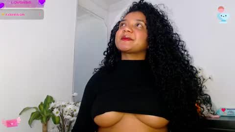 Snapshot of hello_candy chatting on 09.15.25 Candy online show from 09.15.25