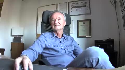 Snapshot of helmut227 chatting on 11.07.25 helmut227 online show from 11.07.25