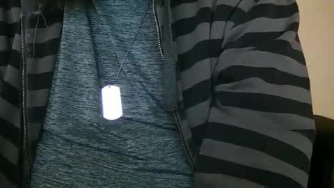 Snapshot of helpmecumplzzz chatting on 12.25.24 helpmecumplzzz online show from 12.25.24