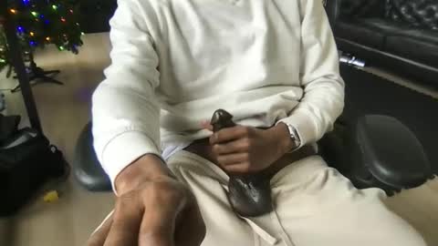 Snapshot of hendrixx89 chatting on 12.17.25 DrixxTheGod online show from 12.17.25