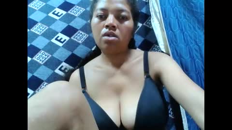 Snapshot of henitsaldy chatting on 09.22.25 henitsaldy online show from 09.22.25