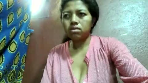 Snapshot of henitsaldy chatting on 10.06.25 henitsaldy online show from 10.06.25