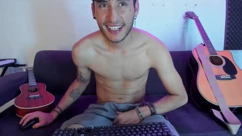 henrik_senn online show from 12.04.24