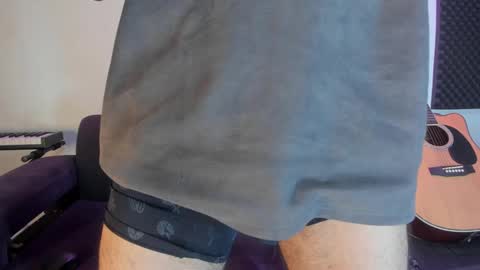 henrik_senn online show from 12.22.24