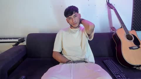 henrik_senn online show from 12.23.24