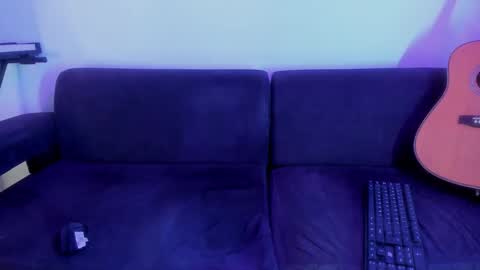 henrik_senn online show from 11.19.25