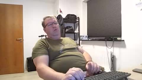 henrikrp1971 online show from 10.17.25