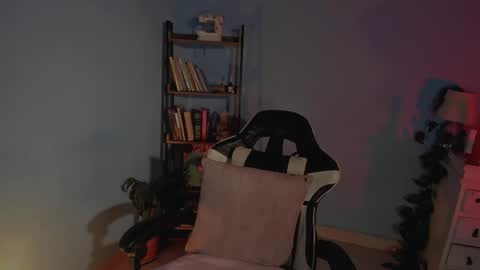 Hello I am Valentina independent Colombian model I love sensuality and pleasure welcome online show from 04.16.26