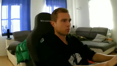 John Pearl online show from 03.04.26