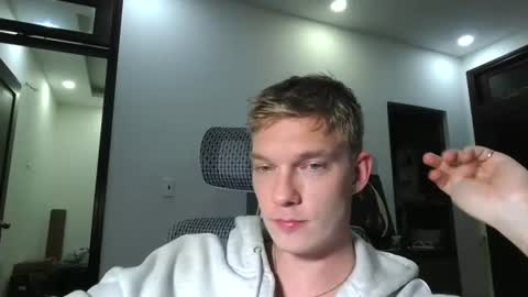 Snapshot of hercules__ chatting on 06.18.26 Gregblonde Alextattoo online show from 06.18.26
