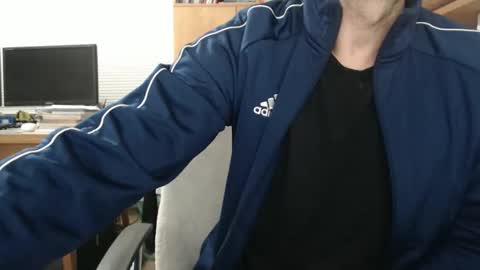 Snapshot of hero0111 chatting on 09.09.25 hero0111 online show from 09.09.25