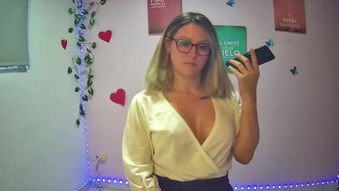 Hestesiaxx online show from 01.15.25