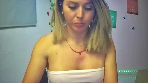 Hestesiaxx online show from 11.15.25