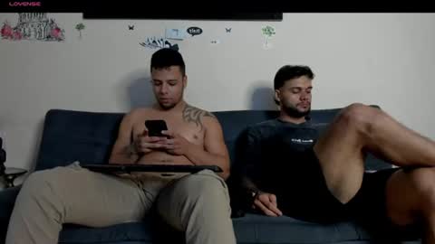 Snapshot of heteros_curious_ chatting on 06.16.26 yeis online show from 06.16.26