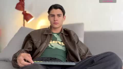 Snapshot of hey_cesard chatting on 06.14.26 hey_cesard online show from 06.14.26