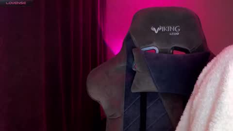 Snapshot of hey_nora_ chatting on 03.05.25  Nora  online show from 03.05.25