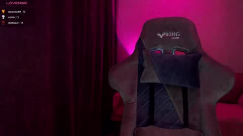 Snapshot of hey_nora_ chatting on 03.07.25  Nora  online show from 03.07.25