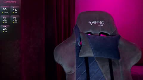 Snapshot of hey_nora_ chatting on 09.17.25  Nora  online show from 09.17.25