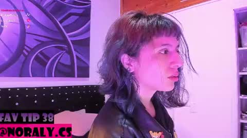 Snapshot of hey_noraly chatting on 06.24.26 Noraly online show from 06.24.26
