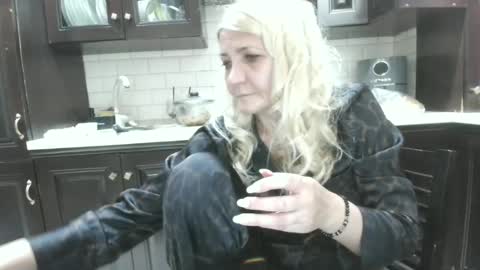 Snapshot of heyheygrey chatting on 06.15.26 Heyheygrey online show from 06.15.26