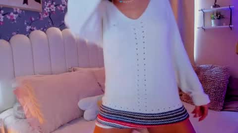Snapshot of heymartina chatting on 04.22.26 Martina Ricci Show schedule Monday to Friday 8am colombia time I work some weekends online show from 04.22.26