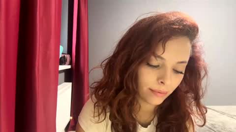 Snapshot of heyvibeee chatting on 10.05.25 Gina online show from 10.05.25