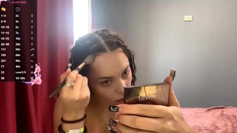 Snapshot of heyvibeee chatting on 10.20.25 Gina online show from 10.20.25
