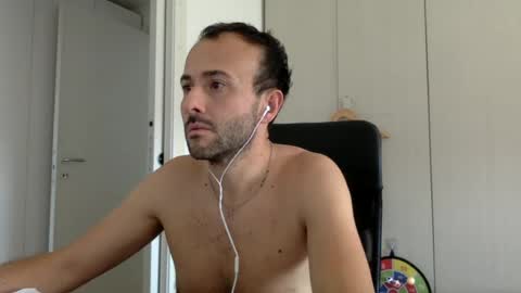 Snapshot of hhombre chatting on 06.18.26 hhombre online show from 06.18.26