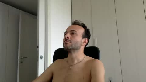 Snapshot of hhombre chatting on 06.29.26 hhombre online show from 06.29.26