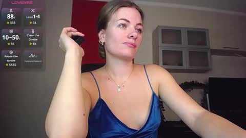 Lina online show from 11.23.25