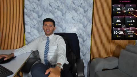 Snapshot of hiddenoffice chatting on 09.13.25 George online show from 09.13.25