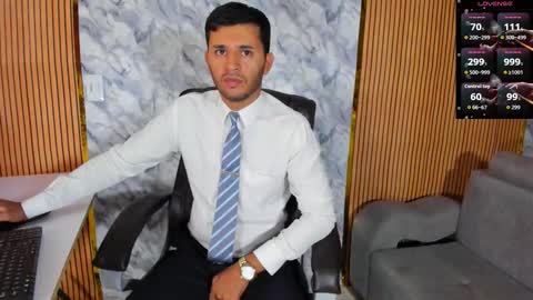 Snapshot of hiddenoffice chatting on 09.17.25 George online show from 09.17.25