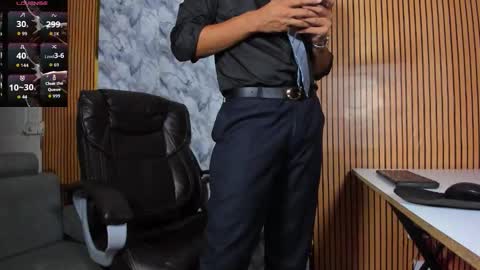 Snapshot of hiddenoffice chatting on 09.26.25 George online show from 09.26.25