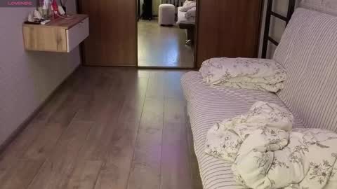 HIHIKA online show from 02.12.26