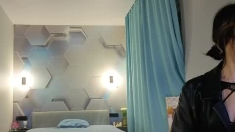 HIHIKA online show from 04.26.26