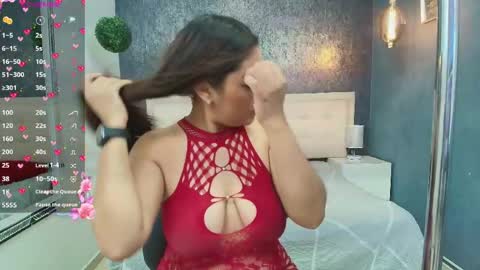 hilary_evanss online show from 05.17.26