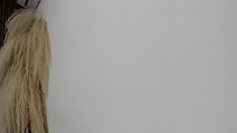 Hilary Thomsom online show from 02.12.26