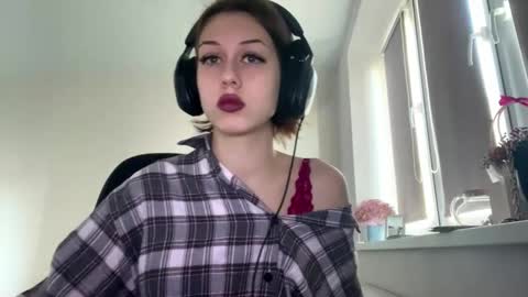 Hi Im Elizabeth online show from 10.04.25