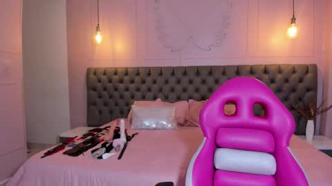 Hillary  online show from 02.19.26