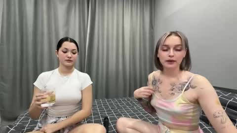 Snapshot of hina_uwu chatting on 12.03.25 Hina online show from 12.03.25