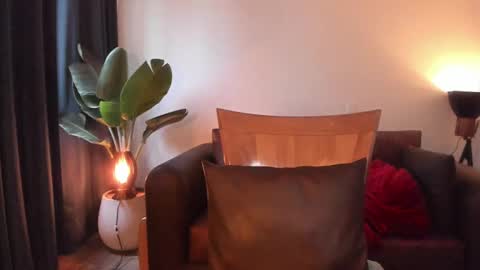 Hinnata online show from 02.21.25