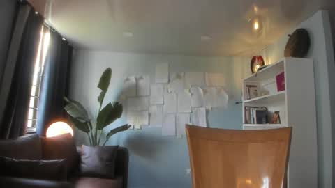 Hinnata online show from 10.18.25