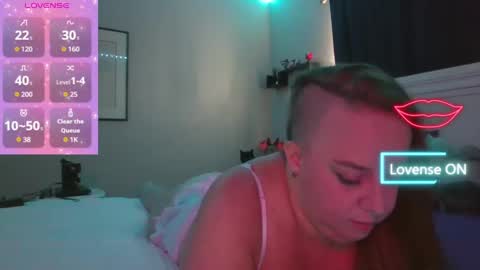 Snapshot of hippiemermaid85 chatting on 09.23.25 Hippiemermaid online show from 09.23.25