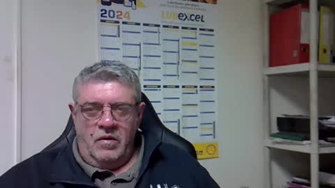 Snapshot of hippopotame17 chatting on 12.23.24 hippo online show from 12.23.24