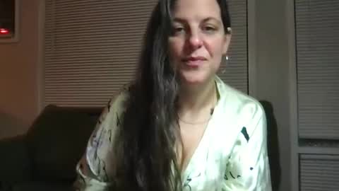 Snapshot of hippyprincess22 chatting on 11.29.25 HippyPrincess22 online show from 11.29.25